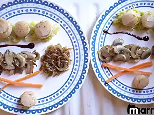 Poêlée de Saint-Jacques sur son lit de poireaux avec ses oignons caramélisés et ses champignons