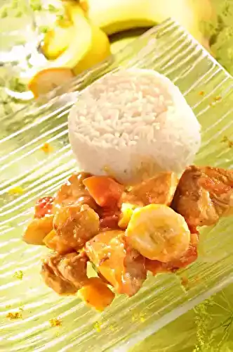 Porc au curry, pommes et bananes