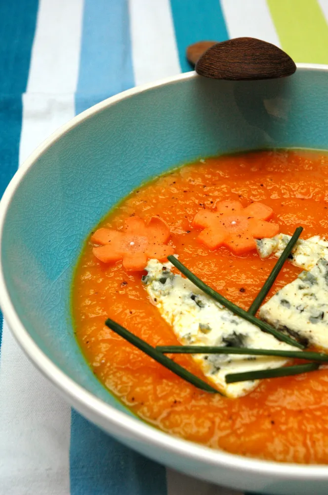 Potage de carotte au roquefort