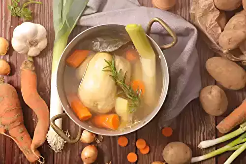 Poule au blanc (Poule au pot à la normande)