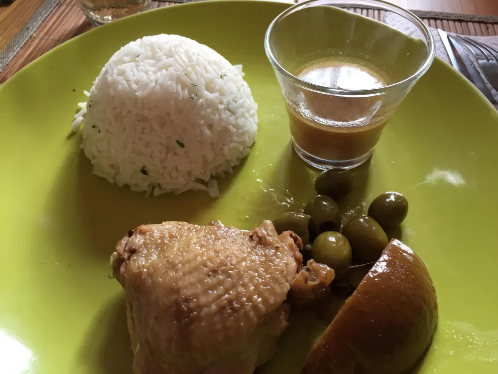 Poulet au citron et aux olives vertes