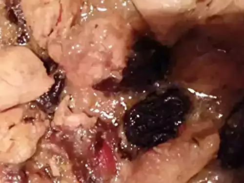 Poulet aux pruneaux, raisins secs et lait de coco