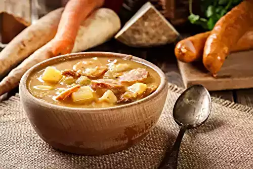 Ragout de pommes de terre et saucisses de porc