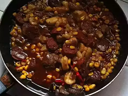 Ragoût de porc et de poulet à la banane