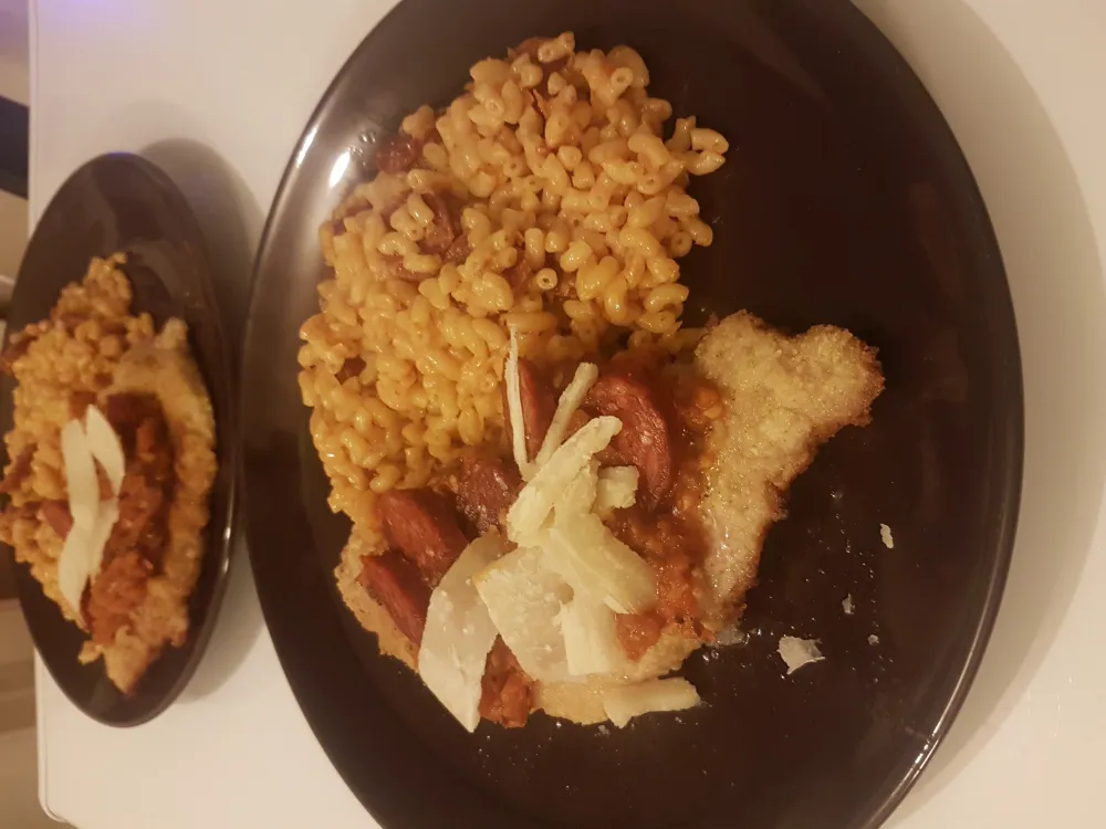 Risotto de pâtes au chorizo, escalope de veau milanaise