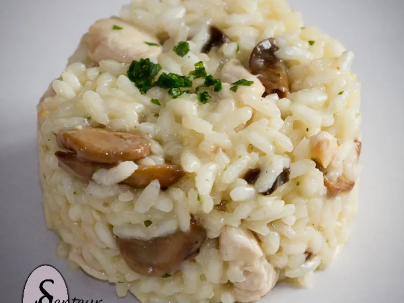 Riz au poulet et aux champignons façon risotto.