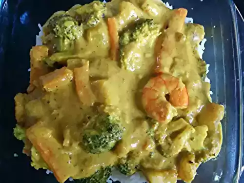 Riz aux petits légumes et crevettes sauce curry