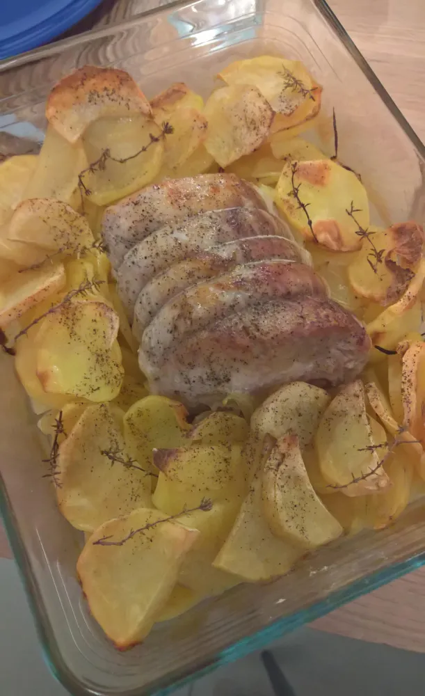 Rôti de porc sur son lit de laurier