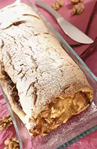 Sablé roulé aux pommes, raisins et noix