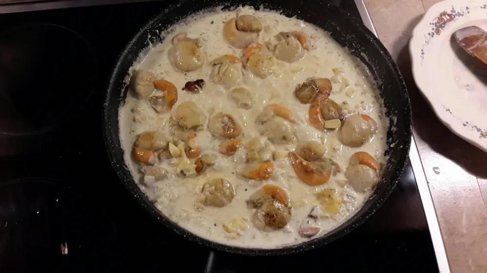 Saint-Jacques aux pommes safranées