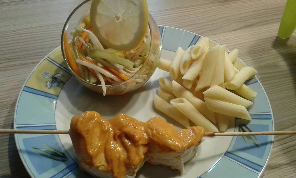 Salade Thaï, poulet aux cacahuètes