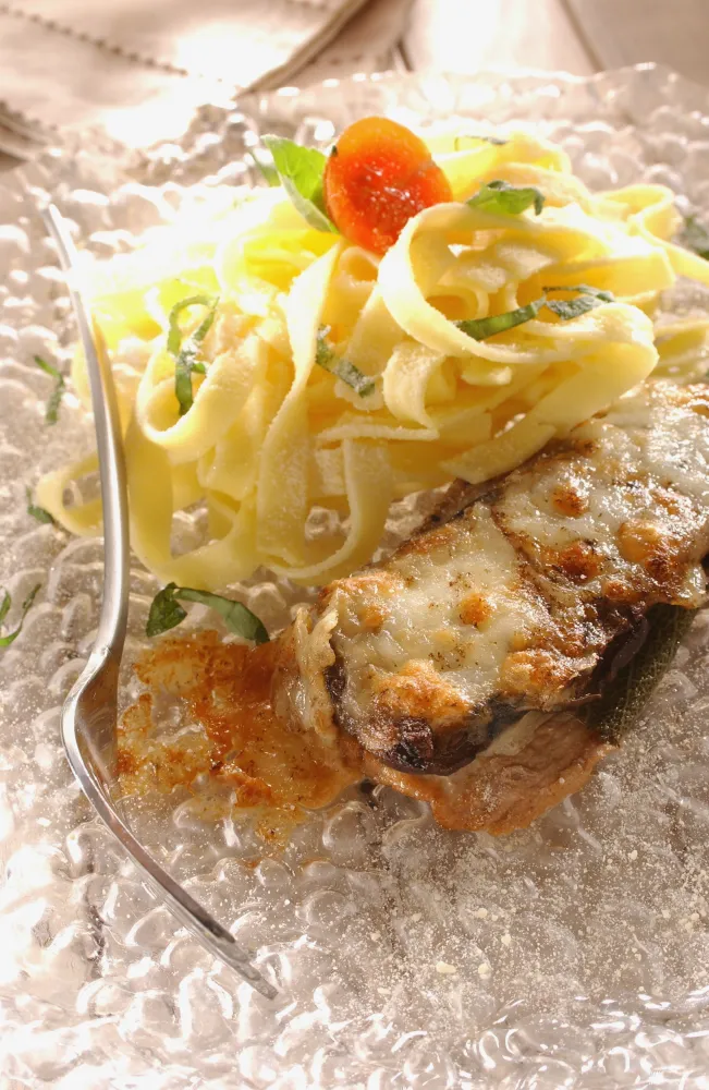 Saltimbocca de veau aux aubergines et mozzarella