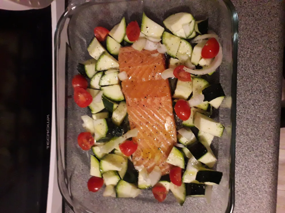 Saumon au four, tomates et courgettes