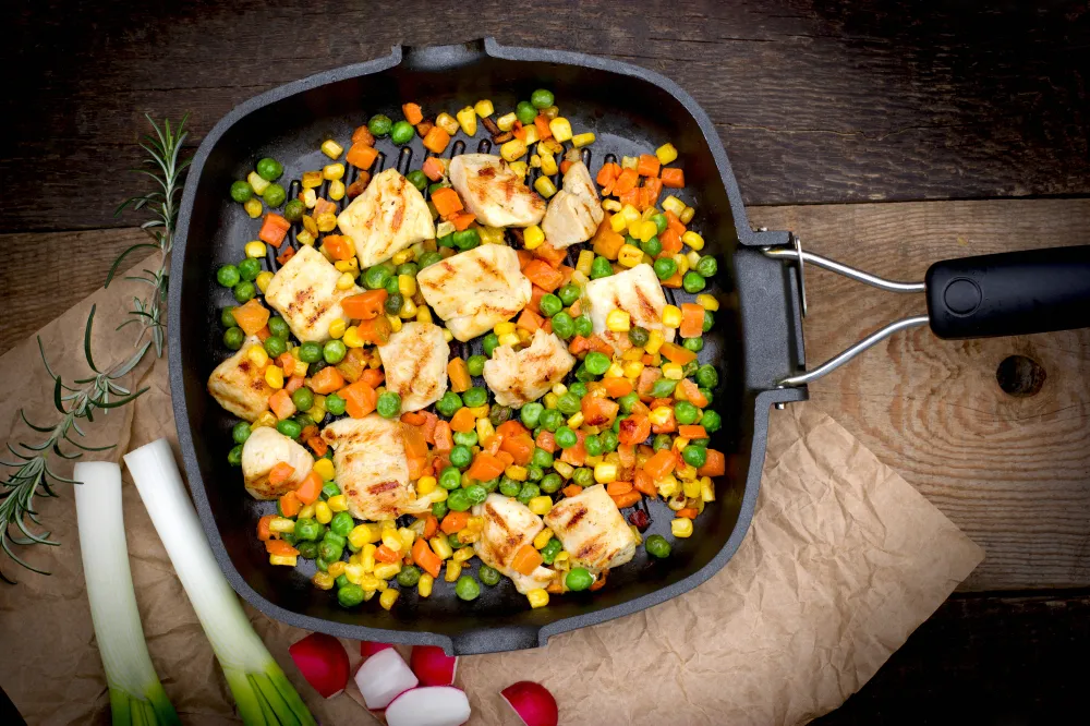 Sauté de volaille aux petits pois carottes