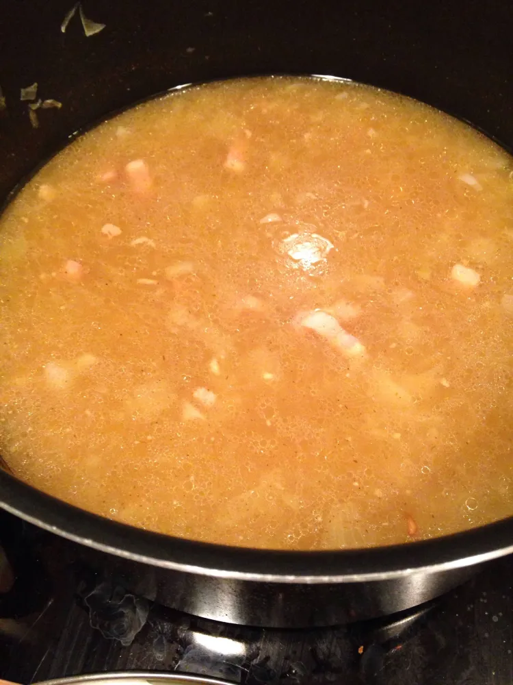 Soupe à l'oignon et lardons