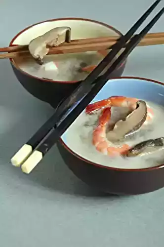 Soupe aux champignons noirs, crevettes et lait de coco