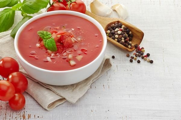 Soupe fraicheur à la tomate ( rapide )