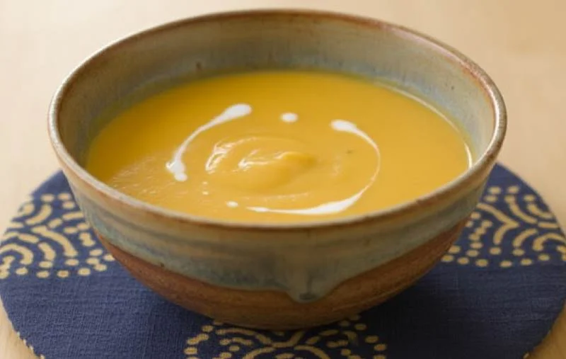 Soupe maison aux lentilles corail et carottes