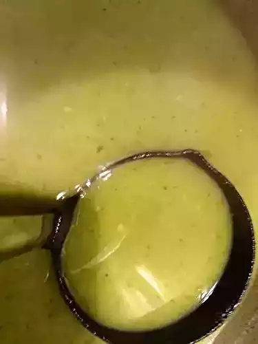 Soupe toute verte (poireaux, courgettes et persil)