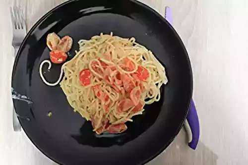 Spaghettis au chèvre et tomates