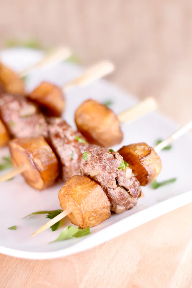 Steak frites en brochettes