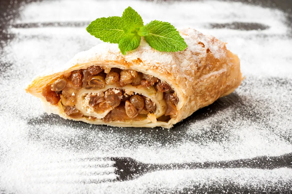 Strudel aux pommes et au miel