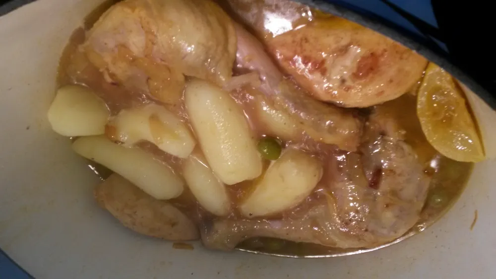 Tajine de poulet aux olives et citrons confits