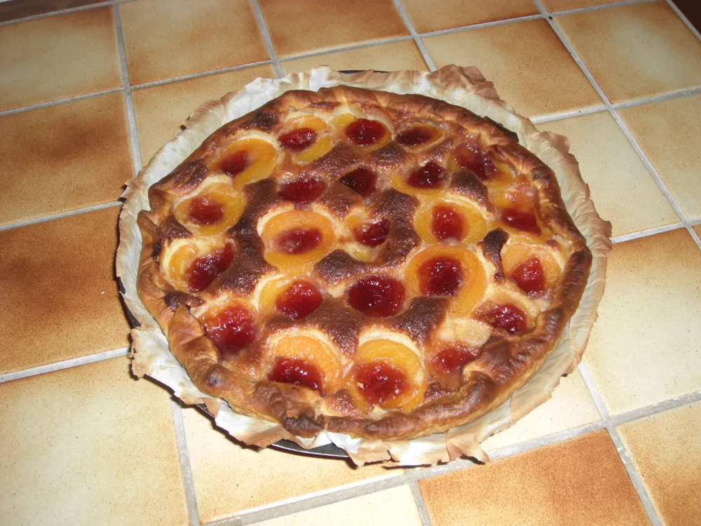 Tarte à l'abricot et gelée de groseilles