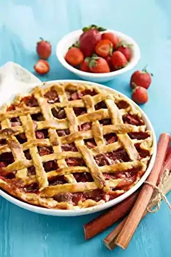 Tarte aux fraises et à la rhubarbe