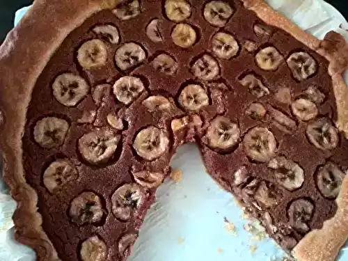 Tarte banane et chocolat, délicatement parfumée à la noix de coco