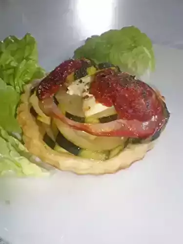 Tartelette légère à la courgette bacon et chèvre frais