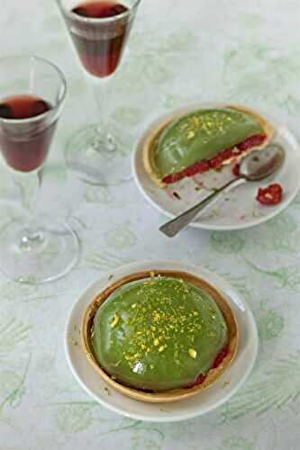 Tartelettes au concombre, framboises et pamplemousse