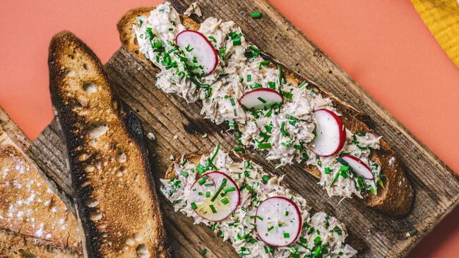 Tartine de rillettes de maquereau citronnées