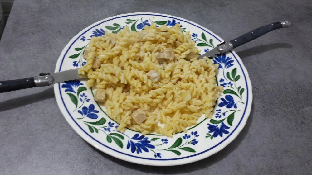 Torsades au curry et ses petits morceaux de nuggets