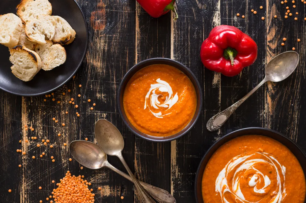 Velouté au Potiron, poivron et lardons