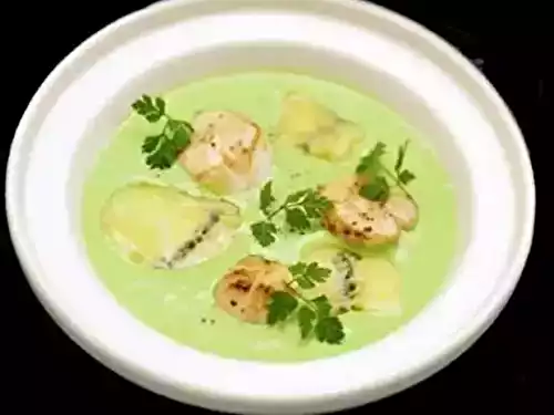 Velouté de petits pois, Morbier et saint-Jacques