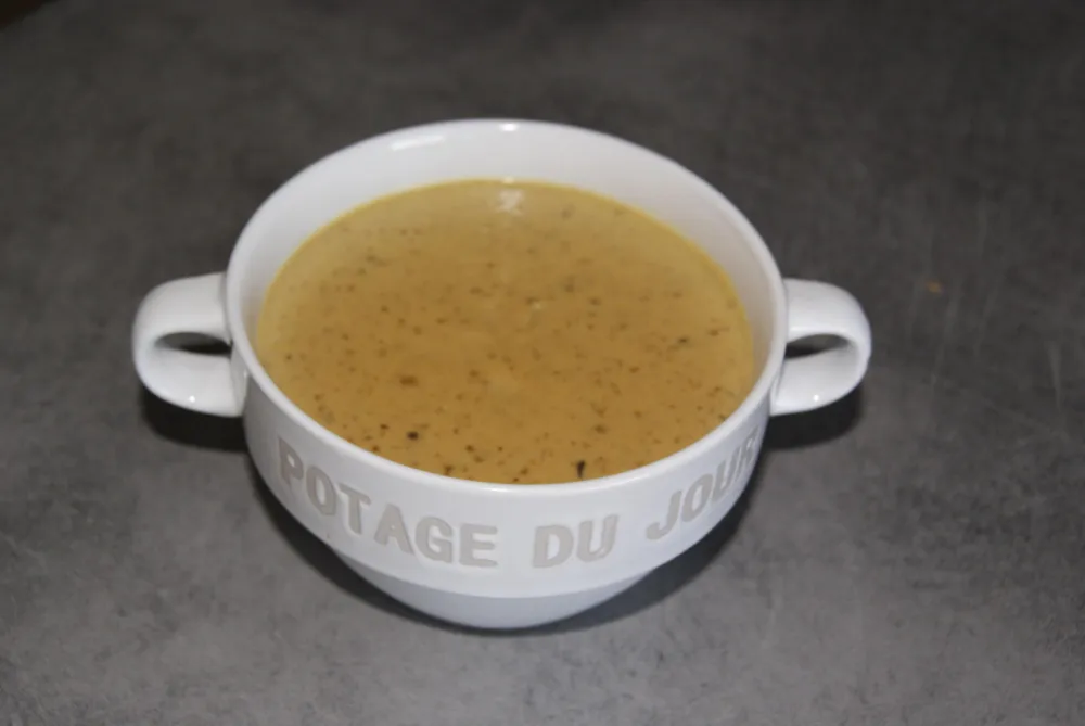 Velouté de topinambour au miel et au curry