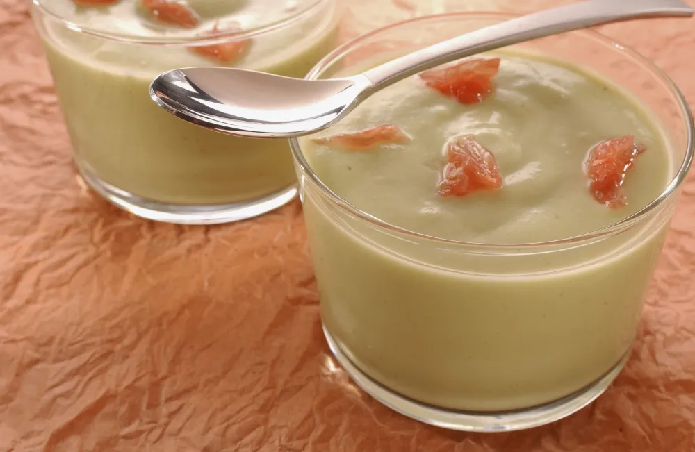 Velouté glacé à l'avocat et au pamplemousse
