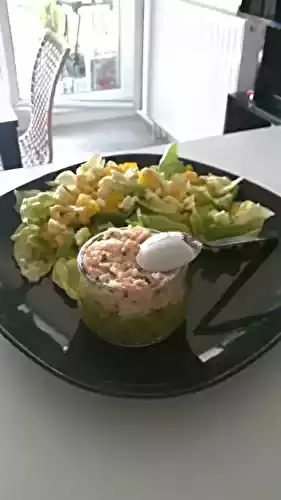 Verrine avocat façon guacamole et tartare de saumon thaï
