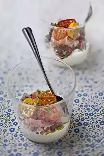 Verrine chèvre, tomates confites et jambon cru