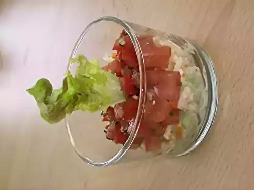 Verrine fraîche tomate-chair de crabe-concombre