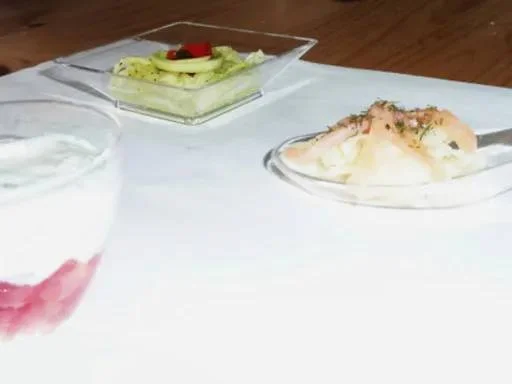 Verrines d'Elise : tomates tzatziki, courgettes-poivron et radis noir saumon fumé