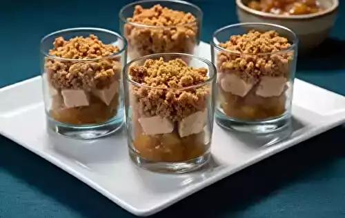 Verrines de foie gras mi-cuit, pommes compotées et pain d'épices croustillant