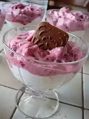 Verrines de mousse de framboises et spéculoos
