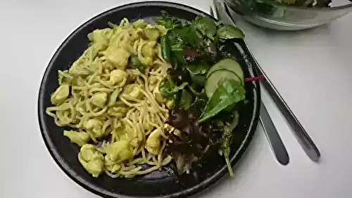 Wok de poulet et courgettes au curry et ses nouilles chinoises
