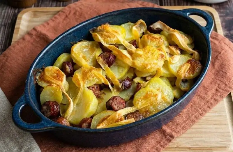 Gratin de saucisses fumées au fromage Reblochon