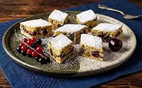 Carrés dorés au citron, amandes et canneberges