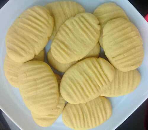 12 biscuits à moins d'1 euro - pour accompagner votre tasse du thé.