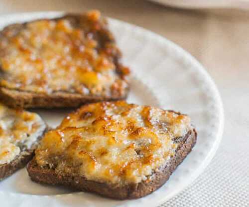 Apéro pain grillé au parmesan - apéritif de votre soirée.