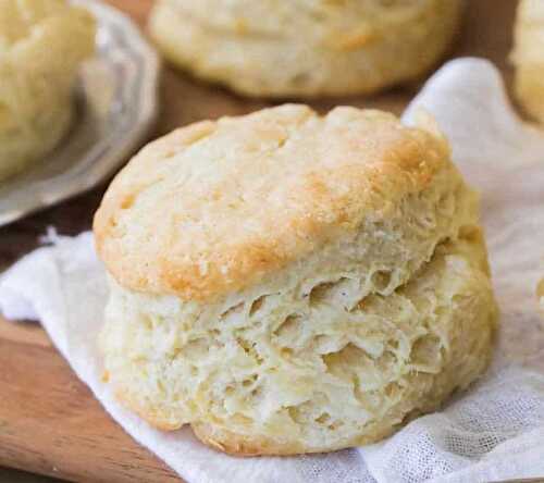 Biscuit léger et aéré - un gâteau moelleux et bien gonflé pour votre goûter